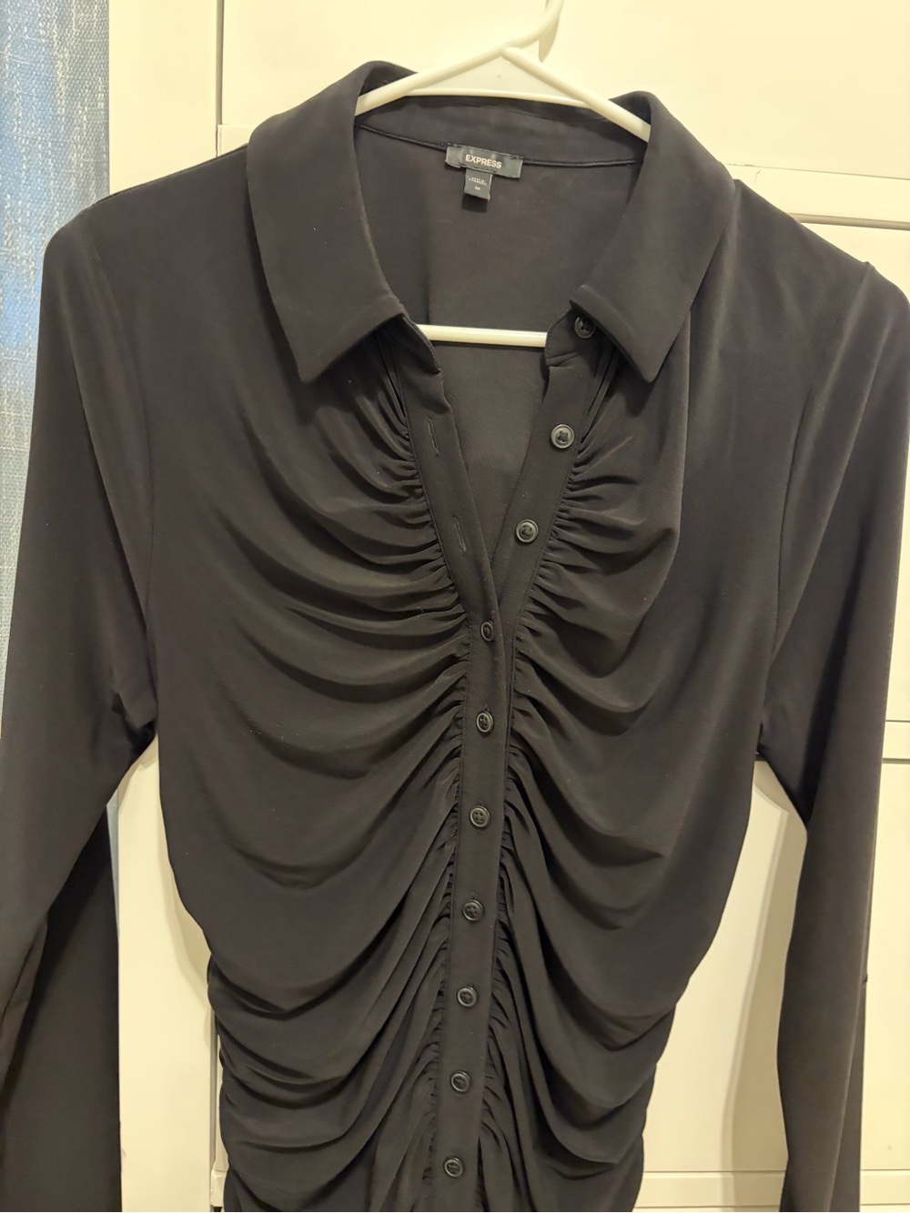 Express Black Ruched Button-Front Collared Top M - Picture 2 of 3